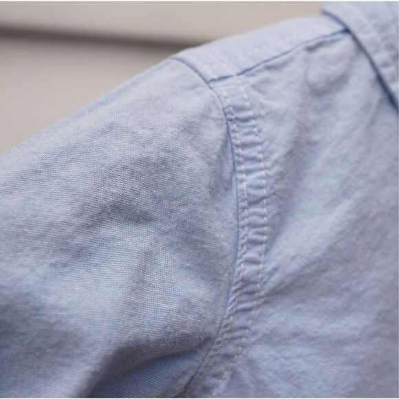 Old Navy Toddler Boys Chambray Blue Button Up - Picture 4 of 6